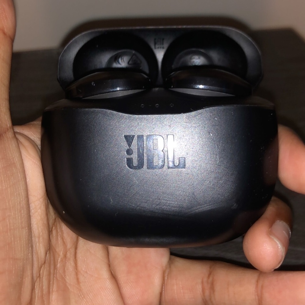 New 2020 JBL earbuds